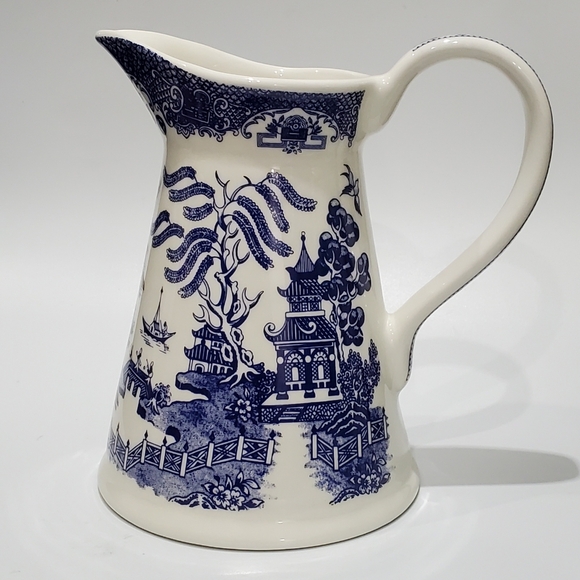 Pristine Regal England Blue Willow 7 1/8" Pitcher - Picture 2 of 16